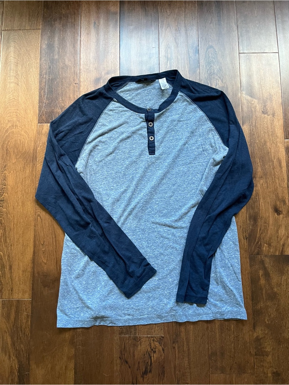 Contrast Raglan Henley Long Sleeve Shirt